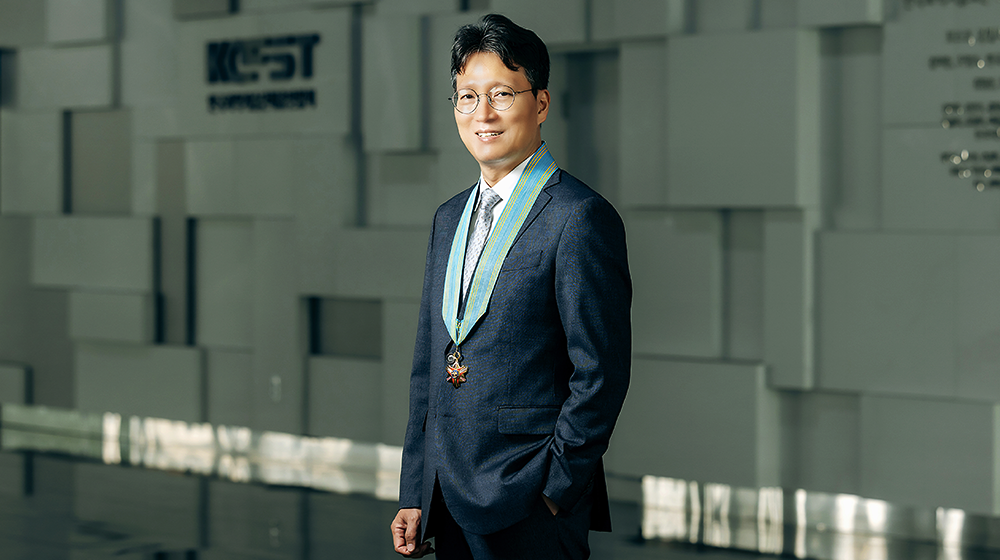 SK hynix VP Seungyong Doh Awarded Bronze Tower Order of Industrial Service Merit, Aims to Enhance HBM Manufacturing Through AI & DT-Based Smart Factories