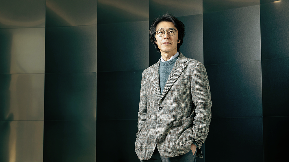 Lee has over 27 years of research experience in 3D packaging and integrated circuits