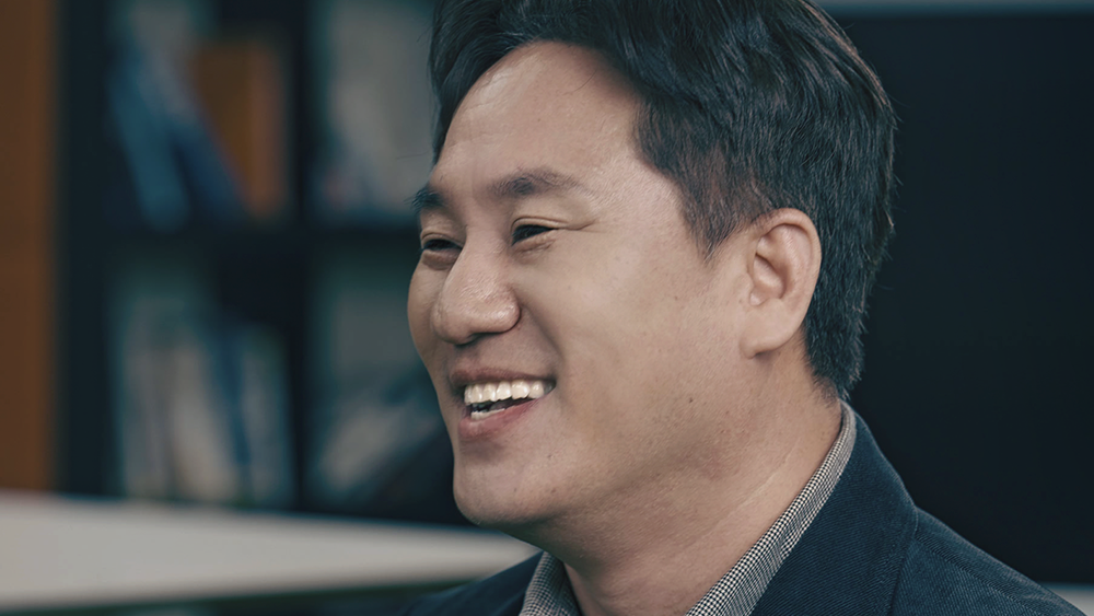 Shin taught himself various programming languages during his journey to becoming an Honored Master
