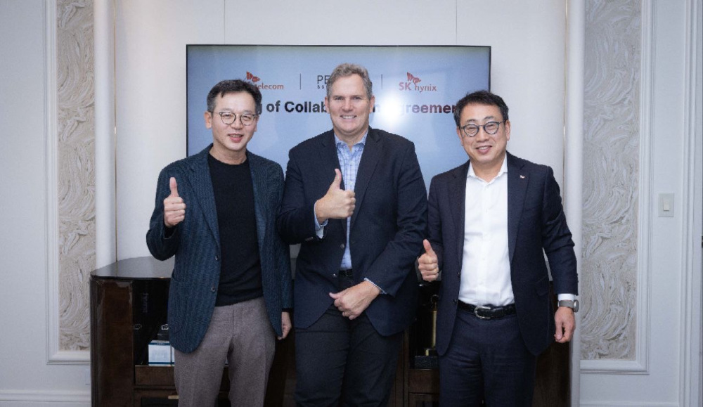 SK hynix AI Infrastructure President Justin Kim, SKT CEO Ryu Young-sang and Penguin Solutions CEO Mark Adams SK hynix AI Infrastructure President Justin Kim, SKT CEO Ryu Young-sang and Penguin Solutions CEO Mark Adams