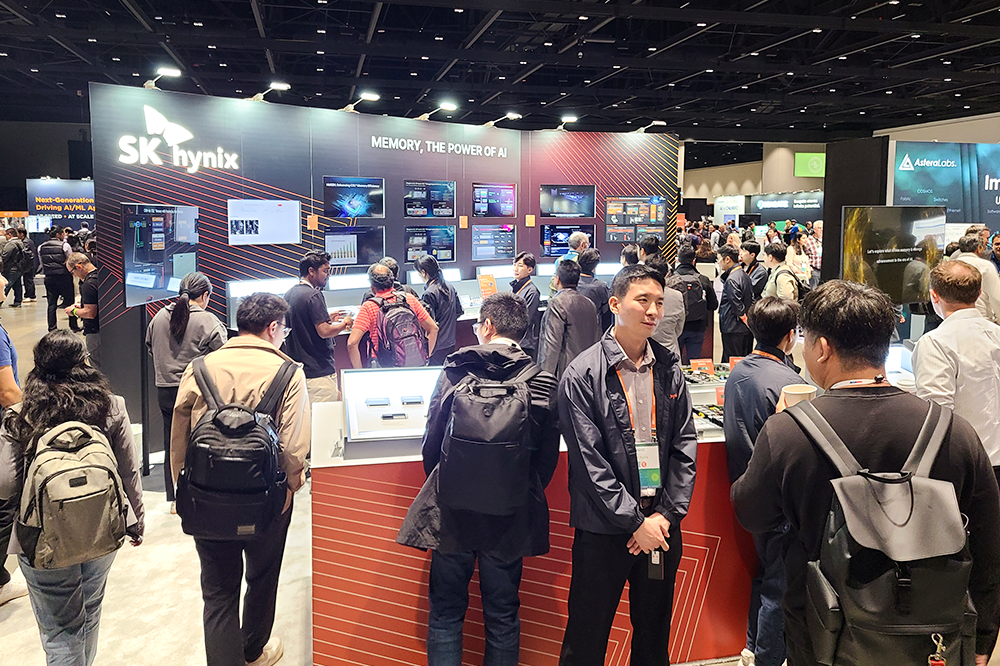 SK hynix’s booth at the 2024 OCP Global Summit SK hynix’s booth at the 2024 OCP Global Summit